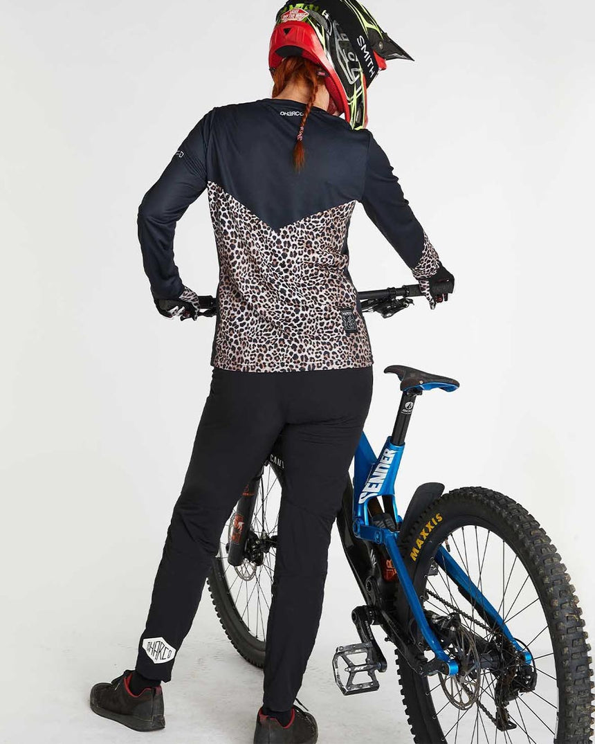 Womens Gravity Jersey | Leopard | Long Sleeves | WOMENS TOPS | DHaRCO | Image 4 of 5