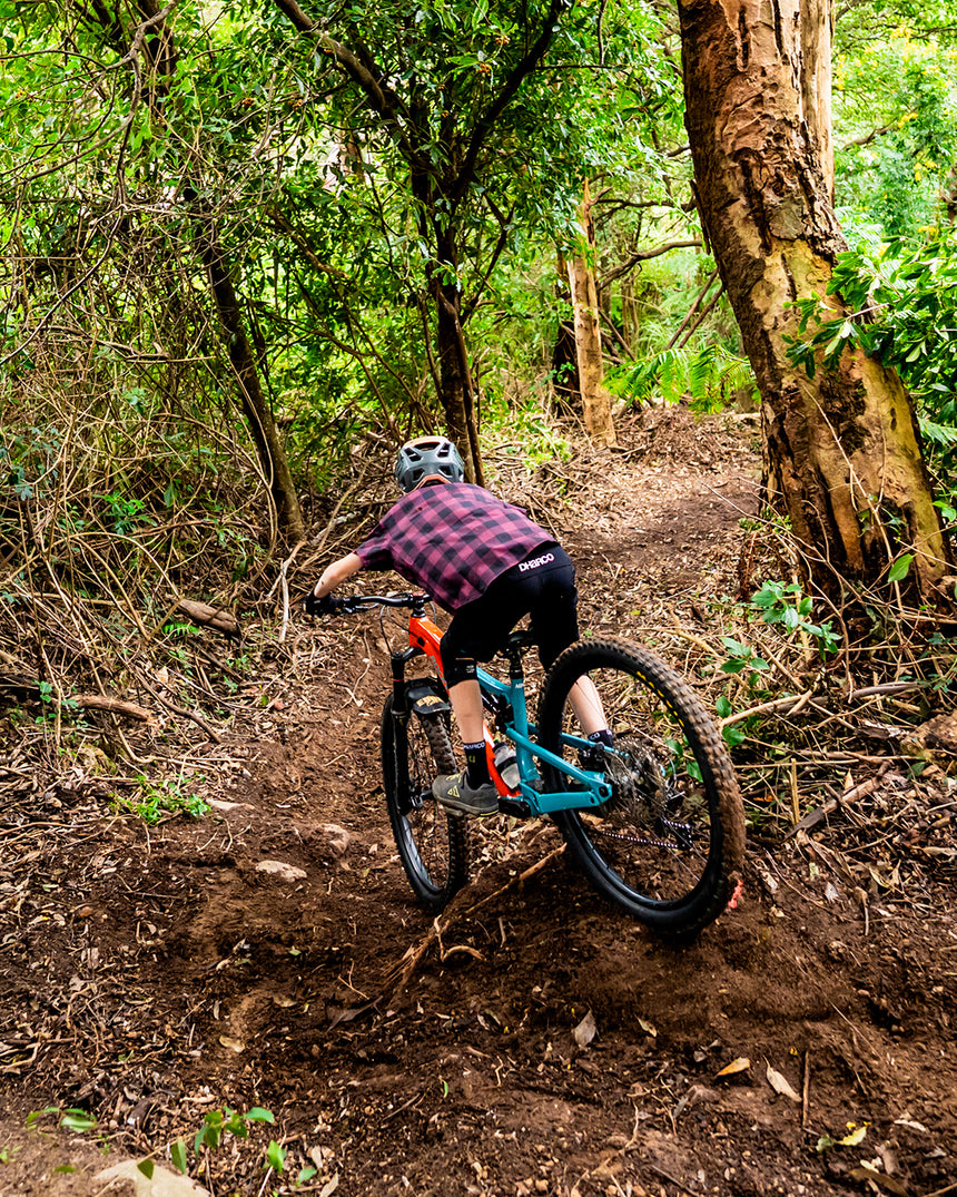 Youth Gravity Shorts | Black