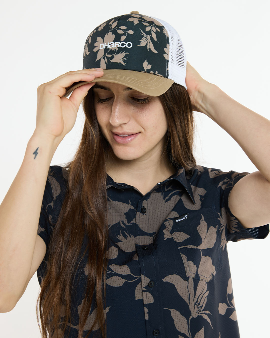 Curved Peak Trucker | Louis