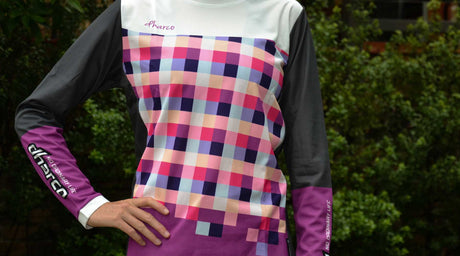 Pinkbike reviews our ladies Gravity Shorts and Jersey