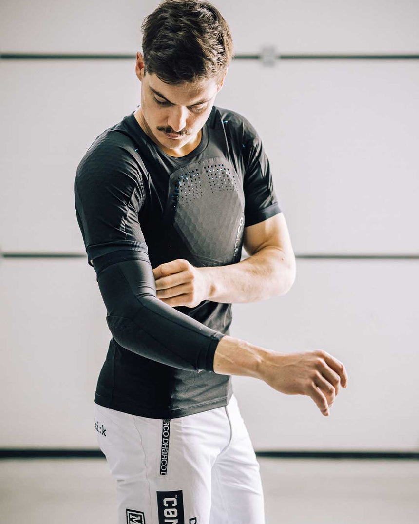 Gravity Elbow Pad