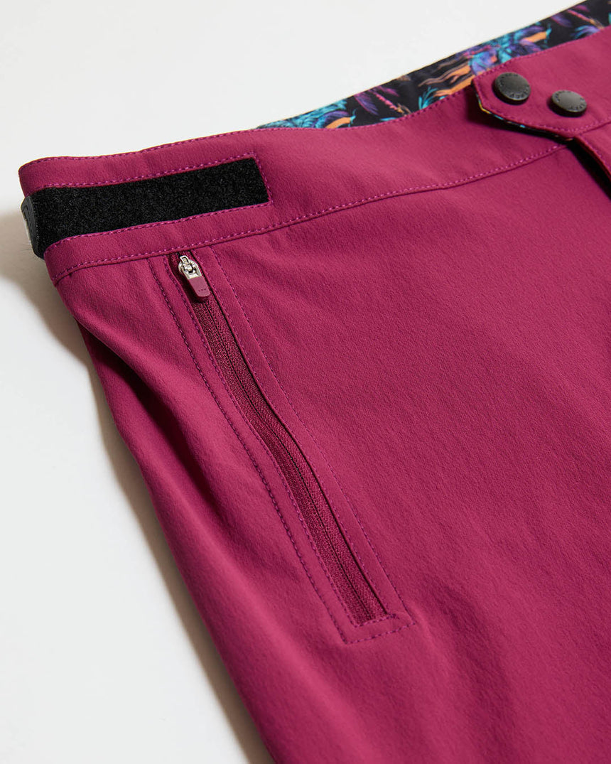 Womens Gravity Shorts | Sangria
